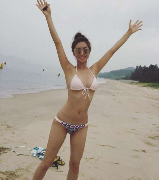 Jess超正脸蛋与浑圆美臀
