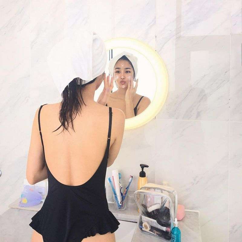 Jess超正脸蛋与浑圆美臀