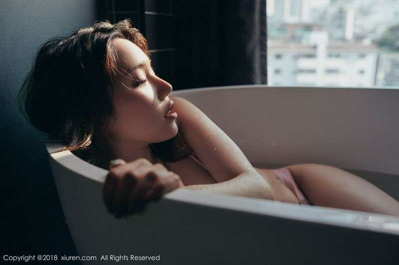 性感女神黄楽然雪胸美臀浴室湿身