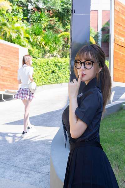 性感姐妹王雨纯周于希相互舔舐爱抚