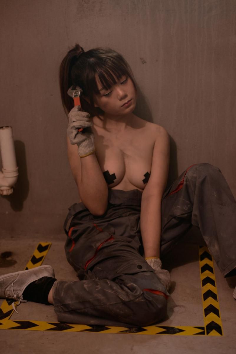 きょう肉肉 工事現場の少女
