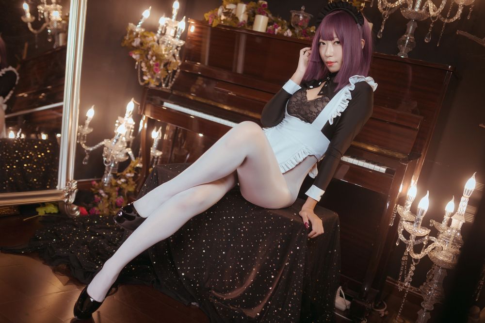 肥臀白丝性感女仆