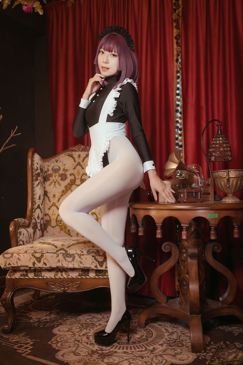 肥臀白丝性感女仆