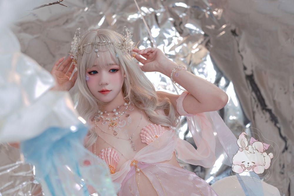白嫩可爱如精灵般晶莹剔透