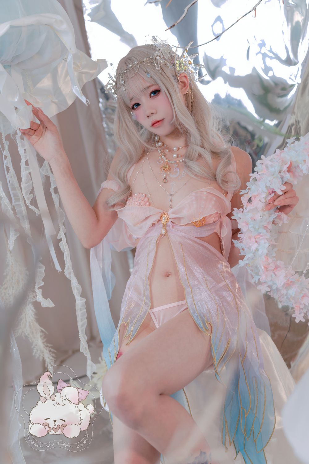白嫩可爱如精灵般晶莹剔透