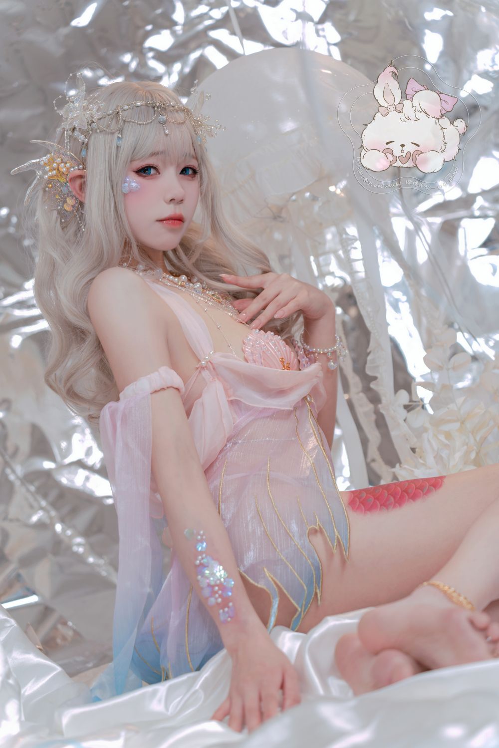 白嫩可爱如精灵般晶莹剔透