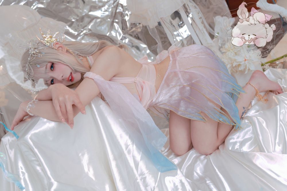白嫩可爱如精灵般晶莹剔透