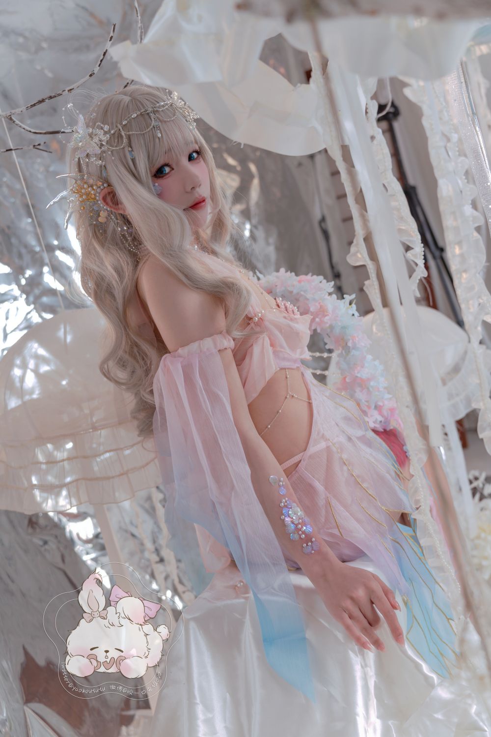 白嫩可爱如精灵般晶莹剔透
