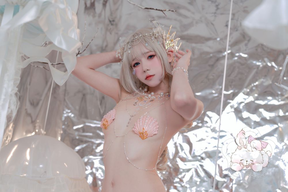 白嫩可爱如精灵般晶莹剔透