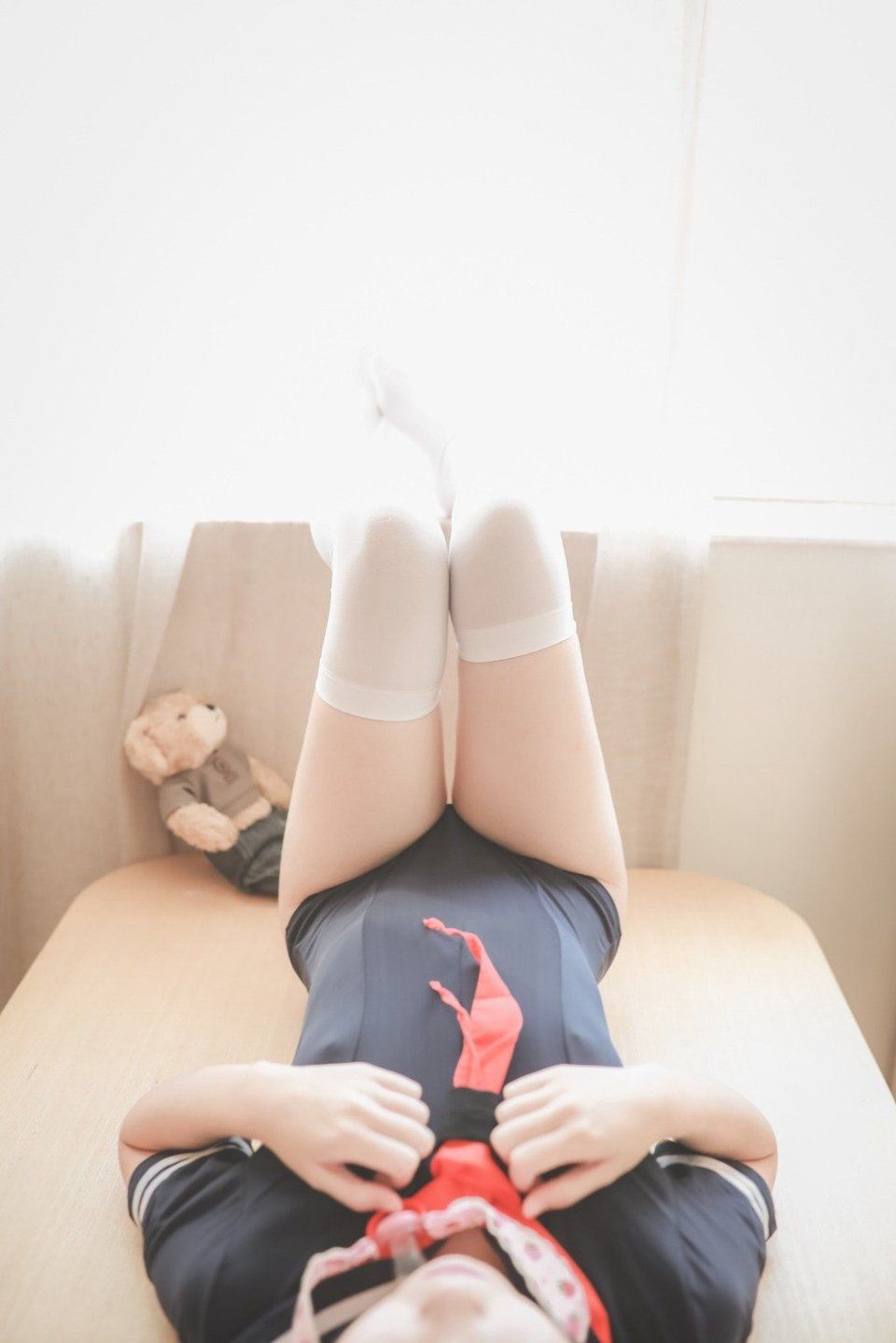 边拍边玩小罗莉