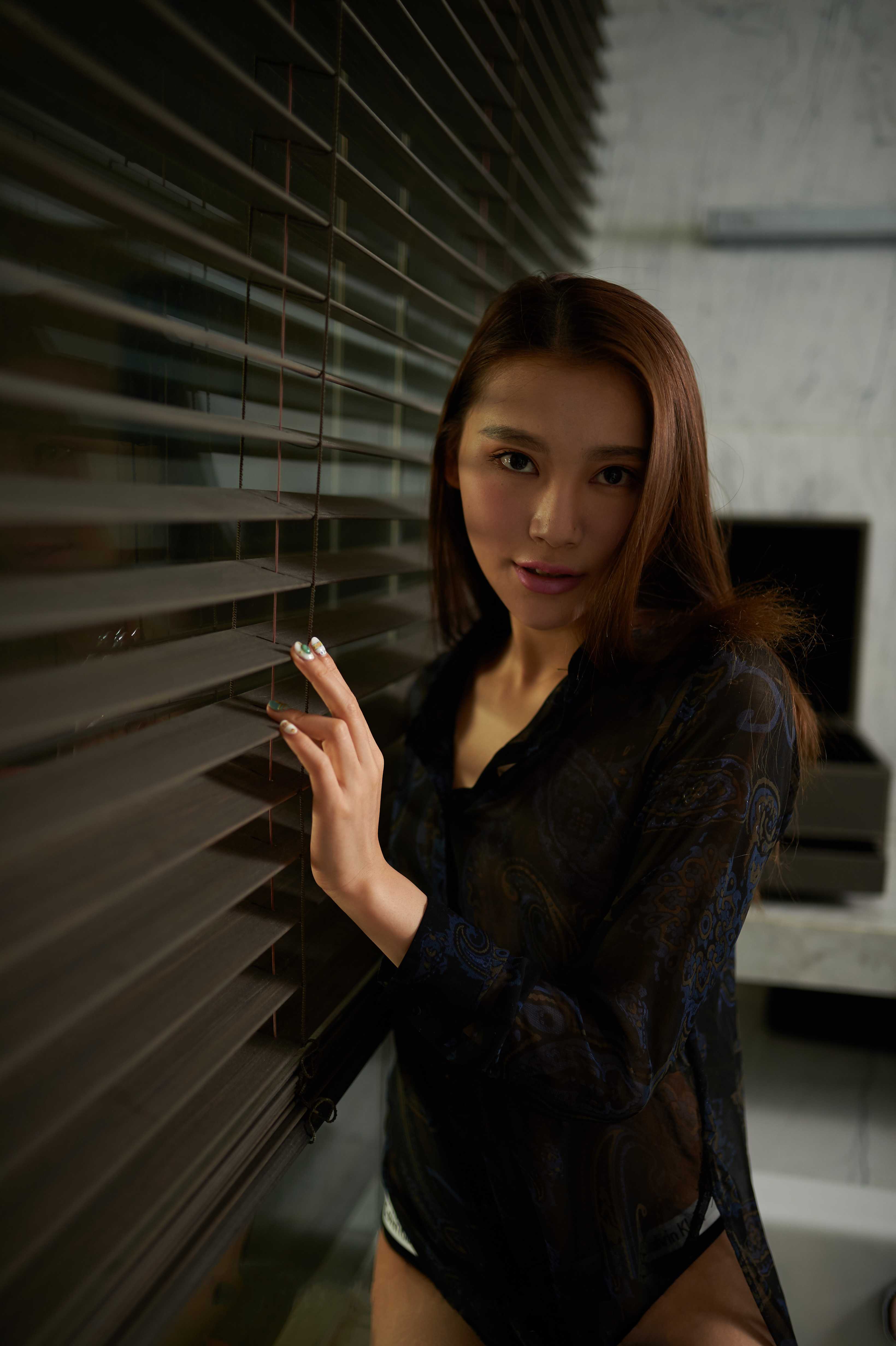 粉嫩且害羞的妹子