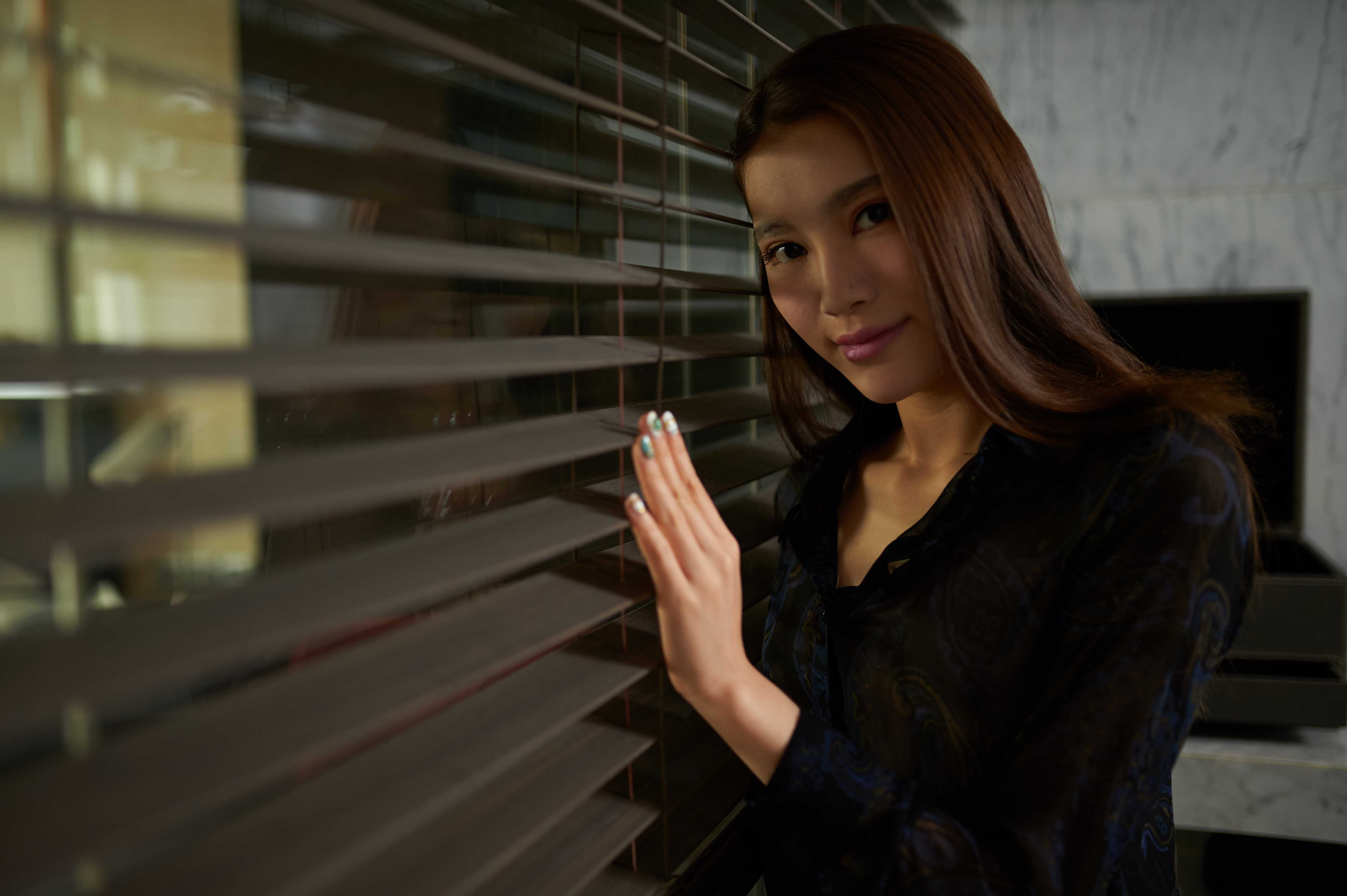 粉嫩且害羞的妹子