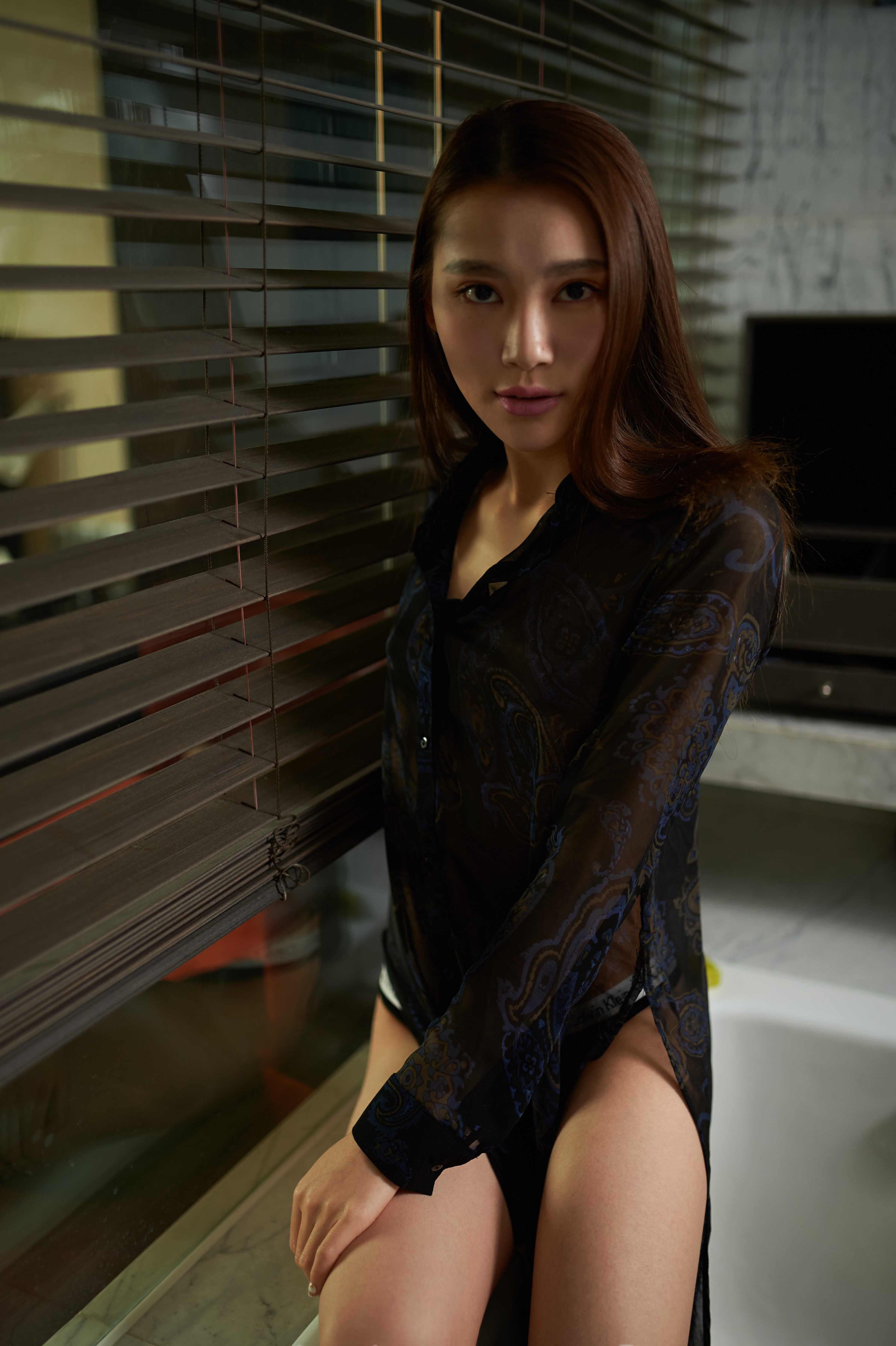 粉嫩且害羞的妹子