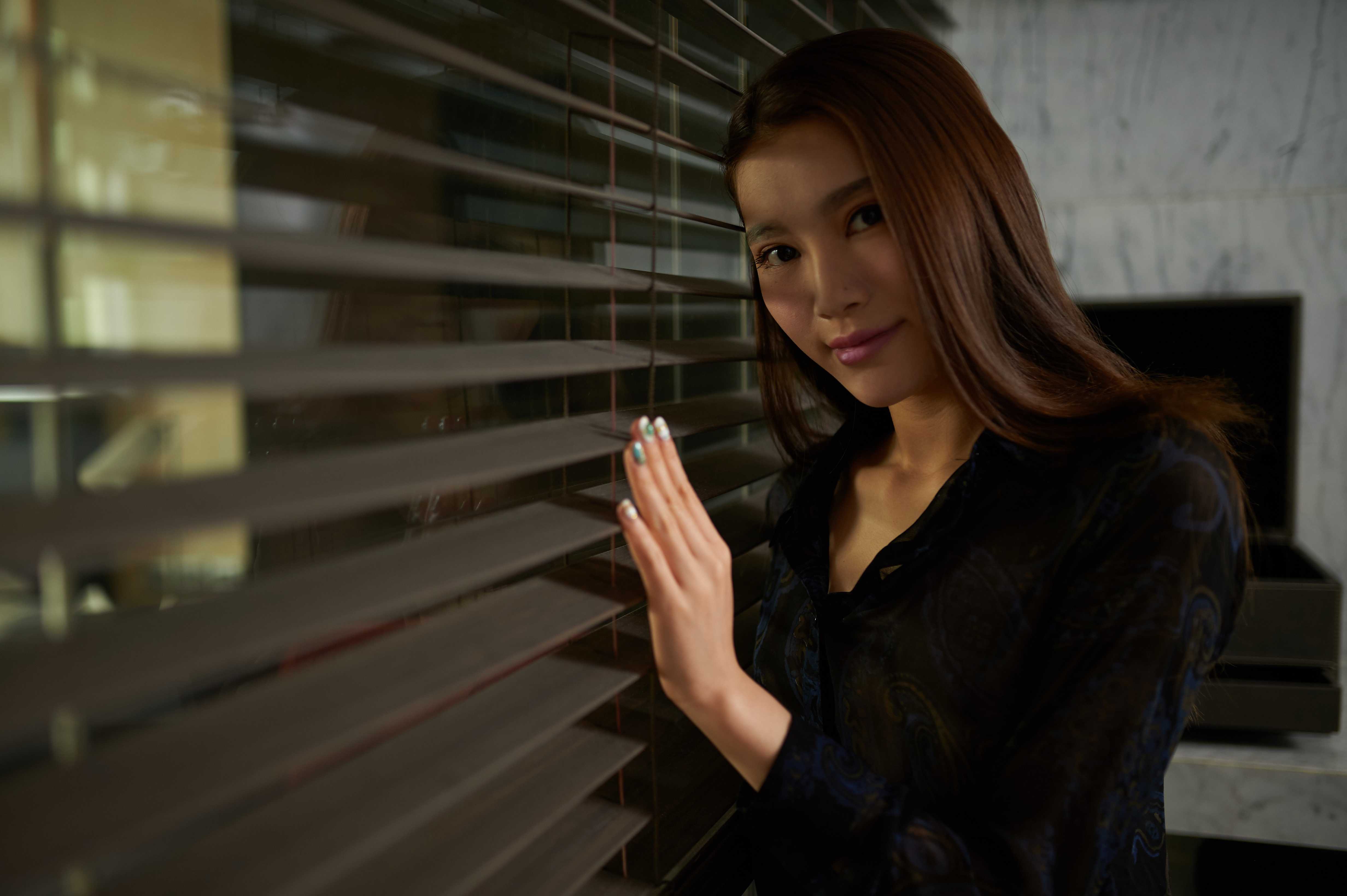 粉嫩且害羞的妹子