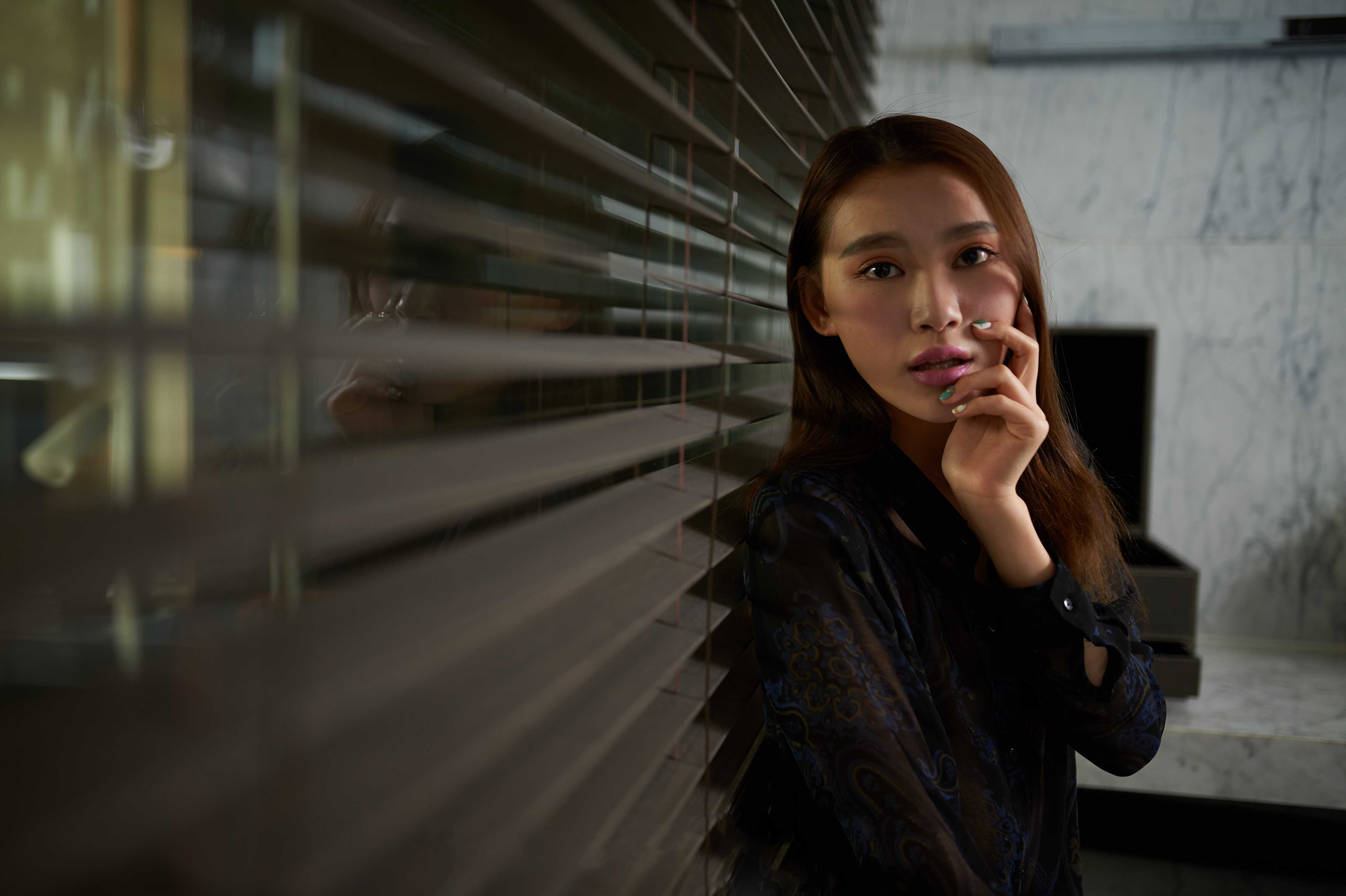 粉嫩且害羞的妹子