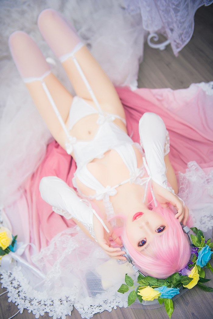 白色高跟美乳