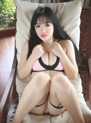 童颜丰满美妞