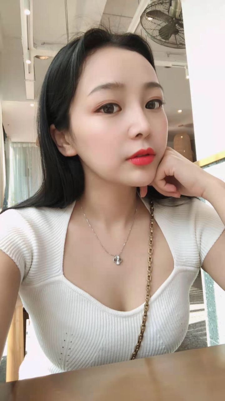 女人不骚，羊肉不膻，都是缺点