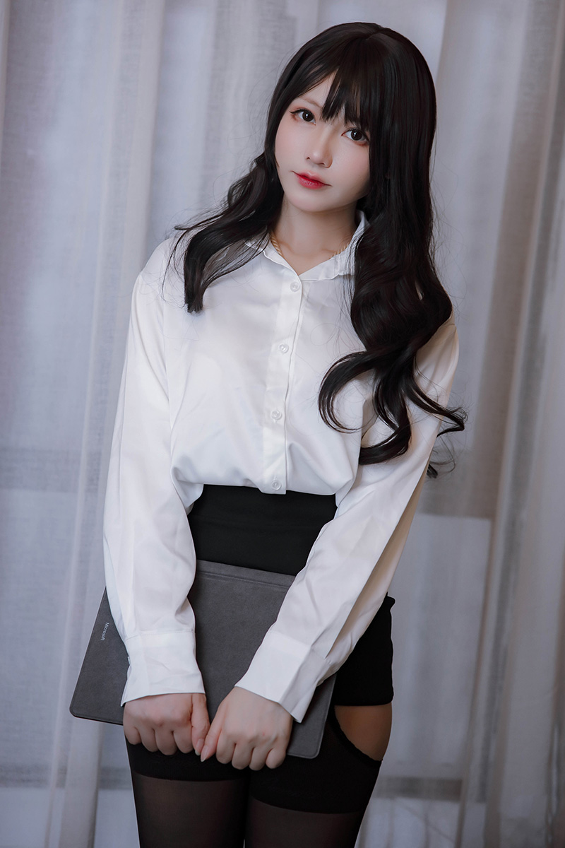 微肉性感美女黄喵喵身材真的很好