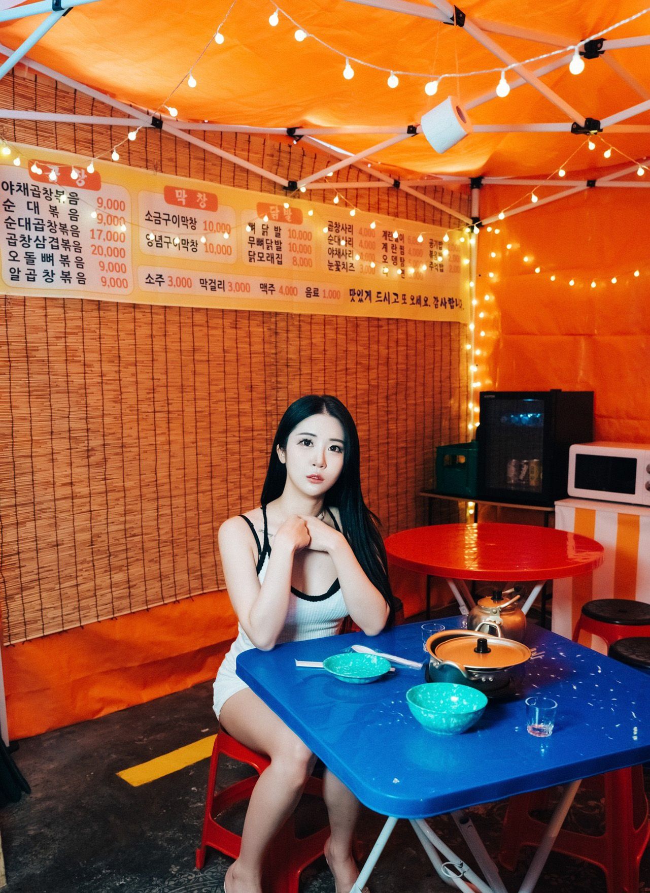 戶外大秀養眼美臀 實在有夠辣