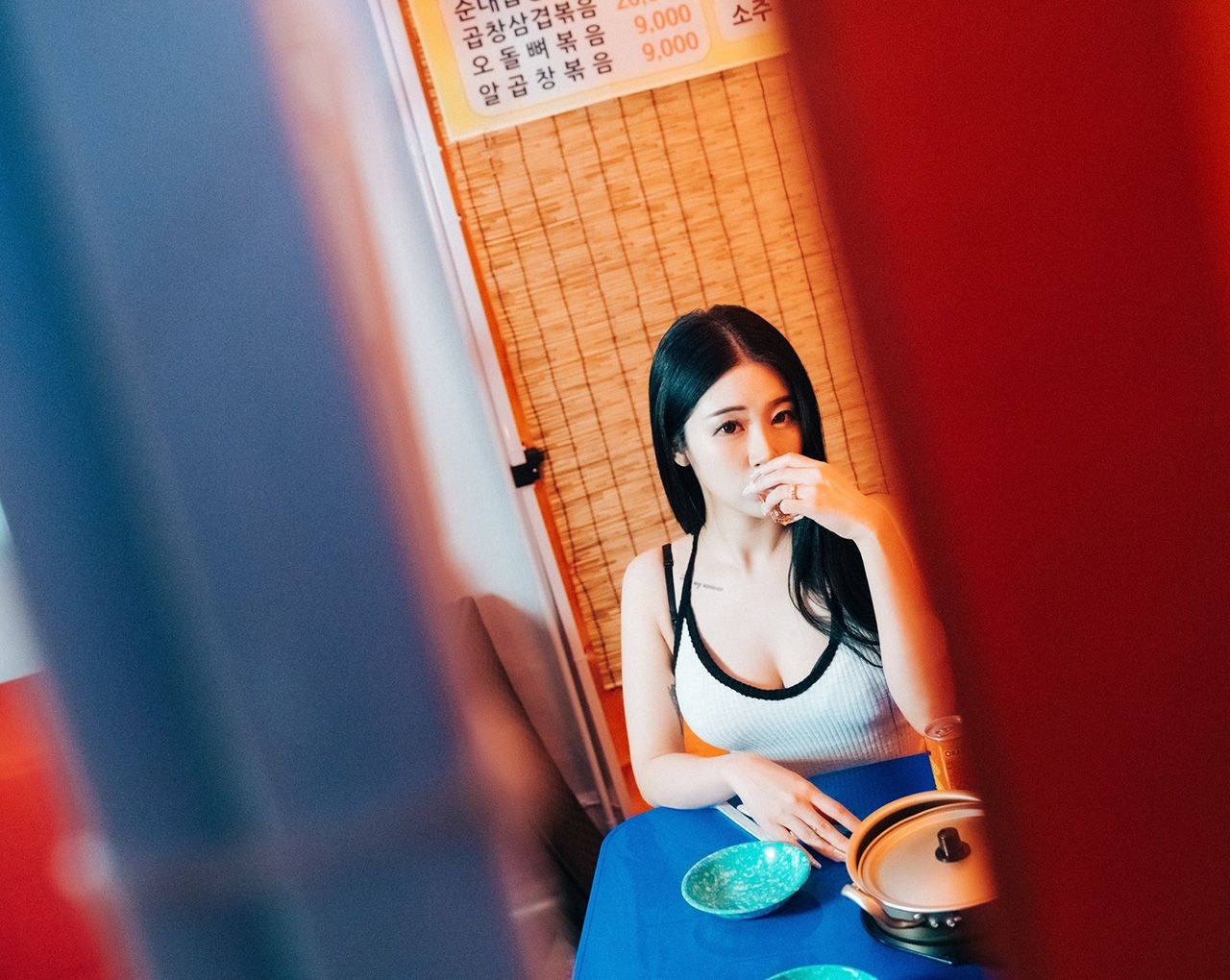 戶外大秀養眼美臀 實在有夠辣
