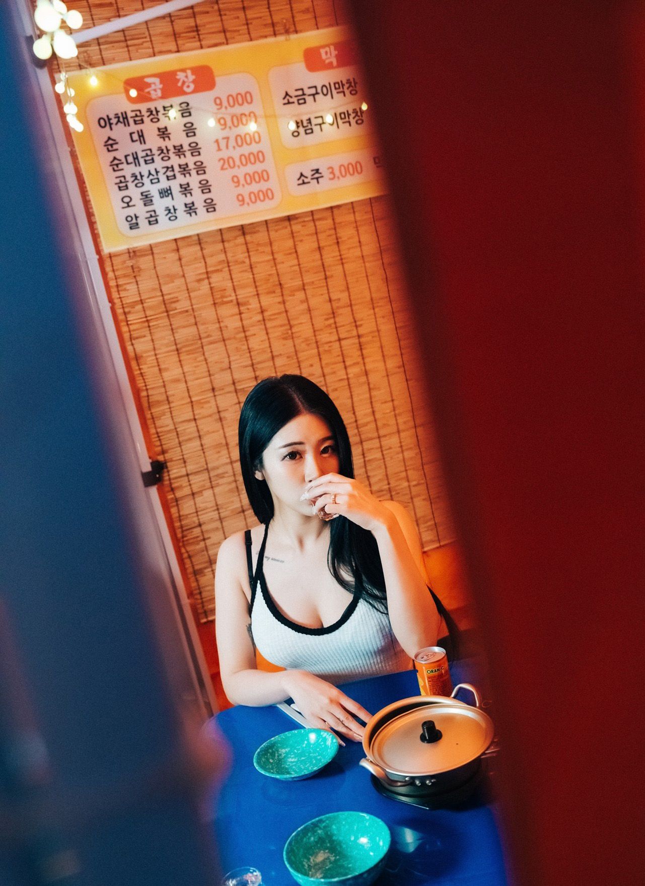 戶外大秀養眼美臀 實在有夠辣