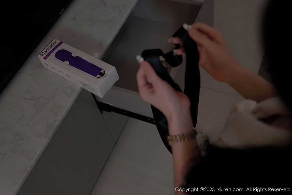 深夜拿震动棒的黑丝妞