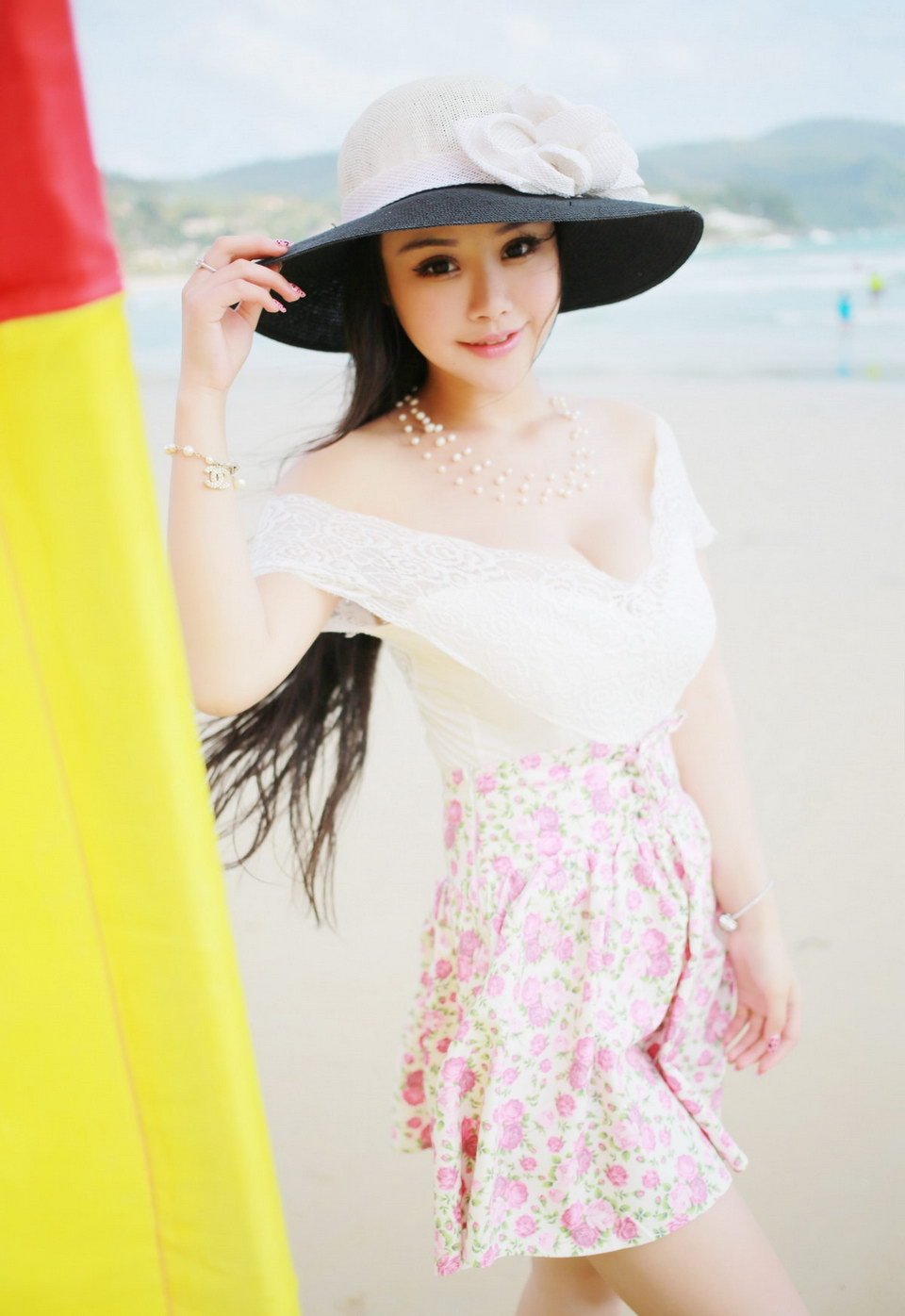 婴儿肥的脸深深的沟