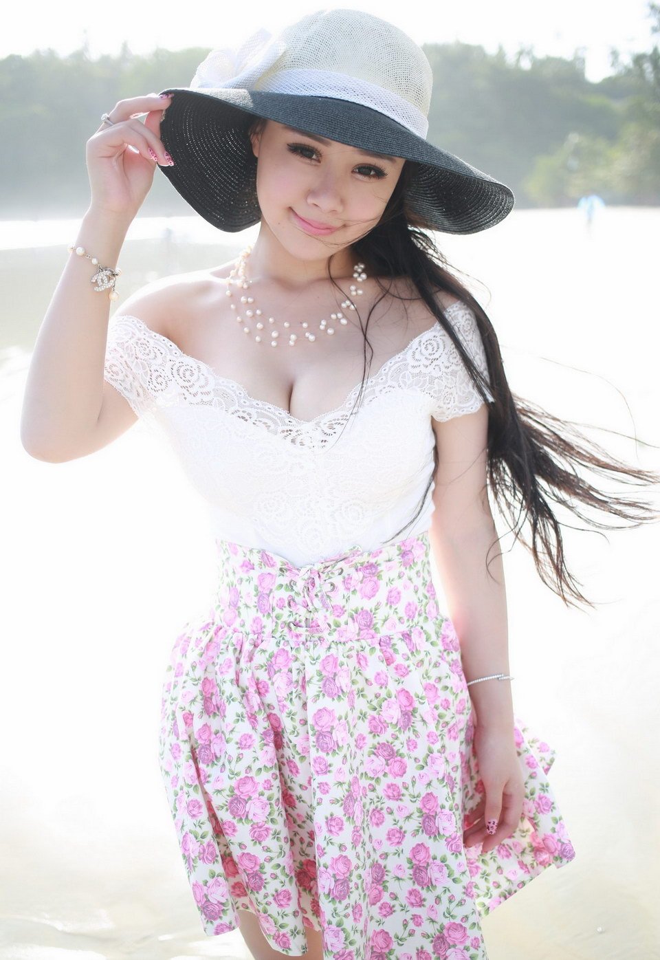 婴儿肥的脸深深的沟