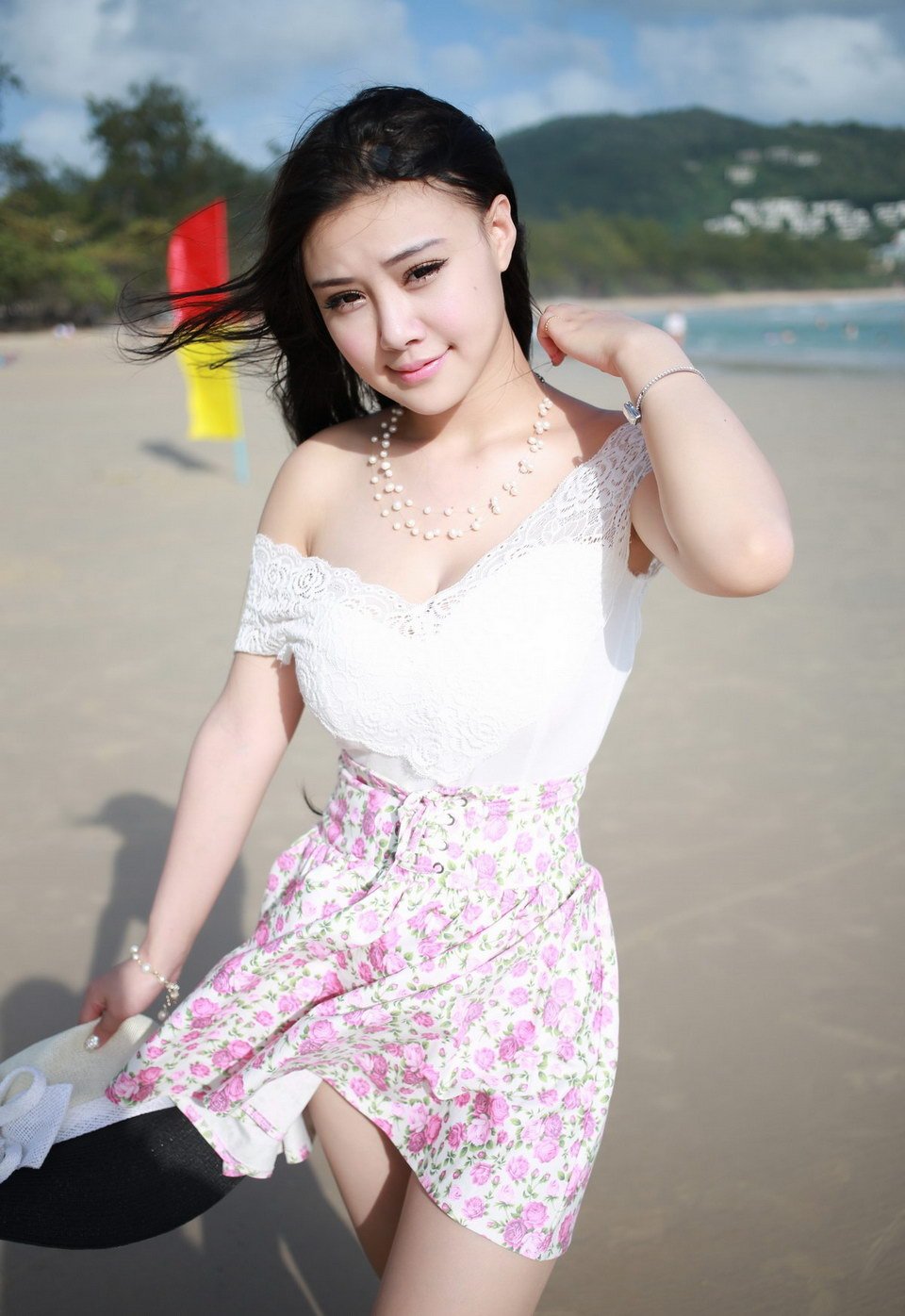 婴儿肥的脸深深的沟