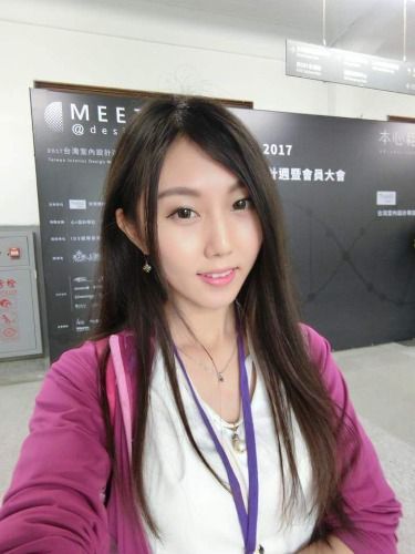 萧育萱外型贤慧有一双逆天美腿