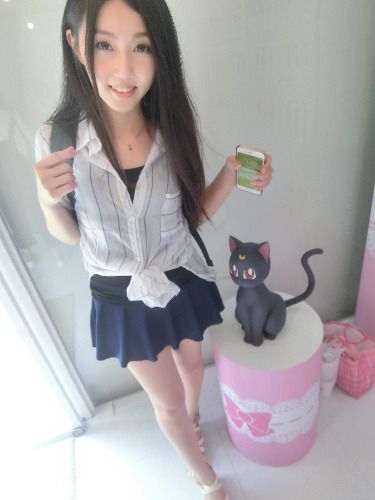萧育萱外型贤慧有一双逆天美腿