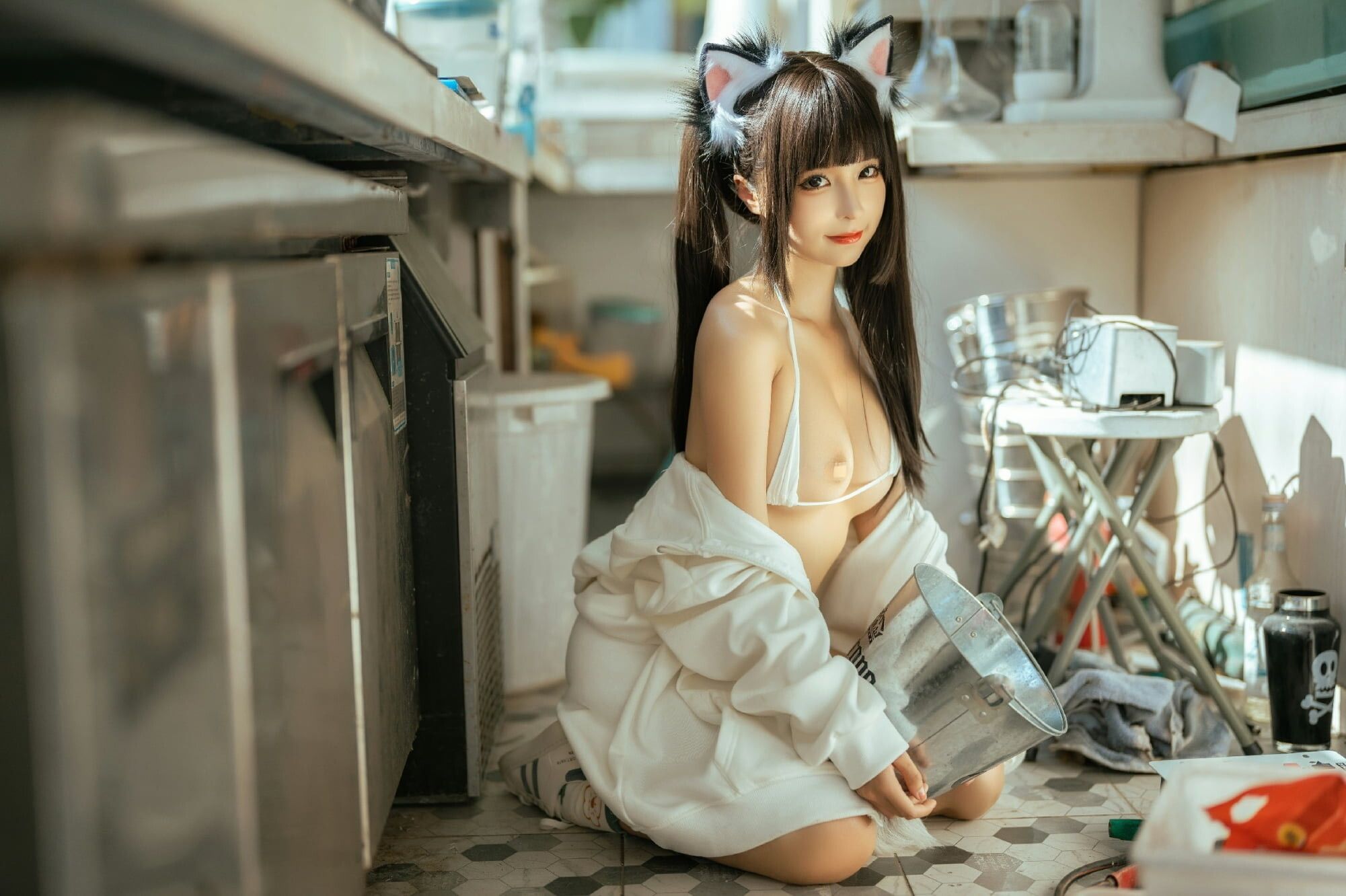 人人爱的白嫩美女