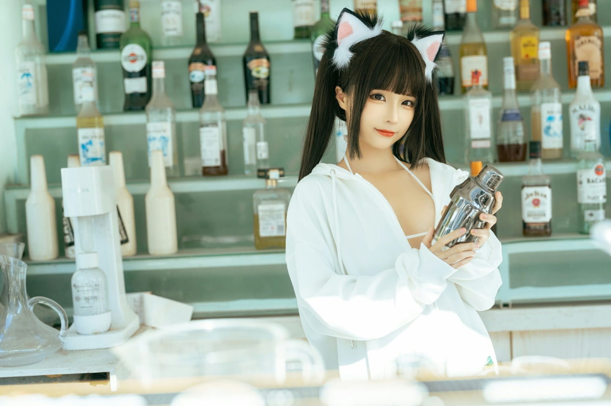 人人爱的白嫩美女
