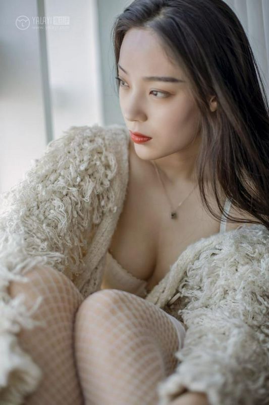 楚薇YALAYI雅拉伊高清写真图 你的样子