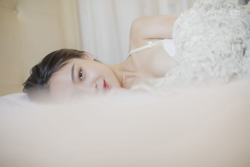 楚薇YALAYI雅拉伊高清写真图 你的样子