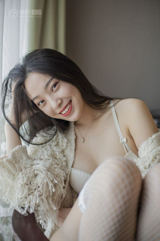 楚薇YALAYI雅拉伊高清写真图 你的样子