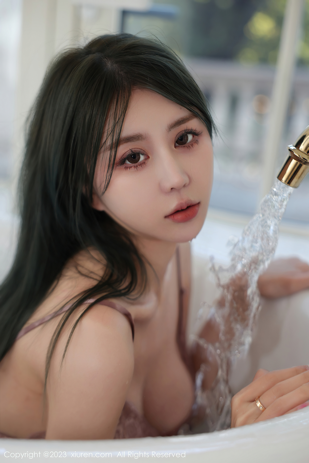 浴缸中的绝世美胸