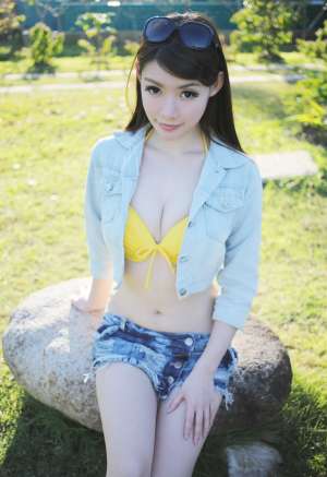 小乳沟的诱惑