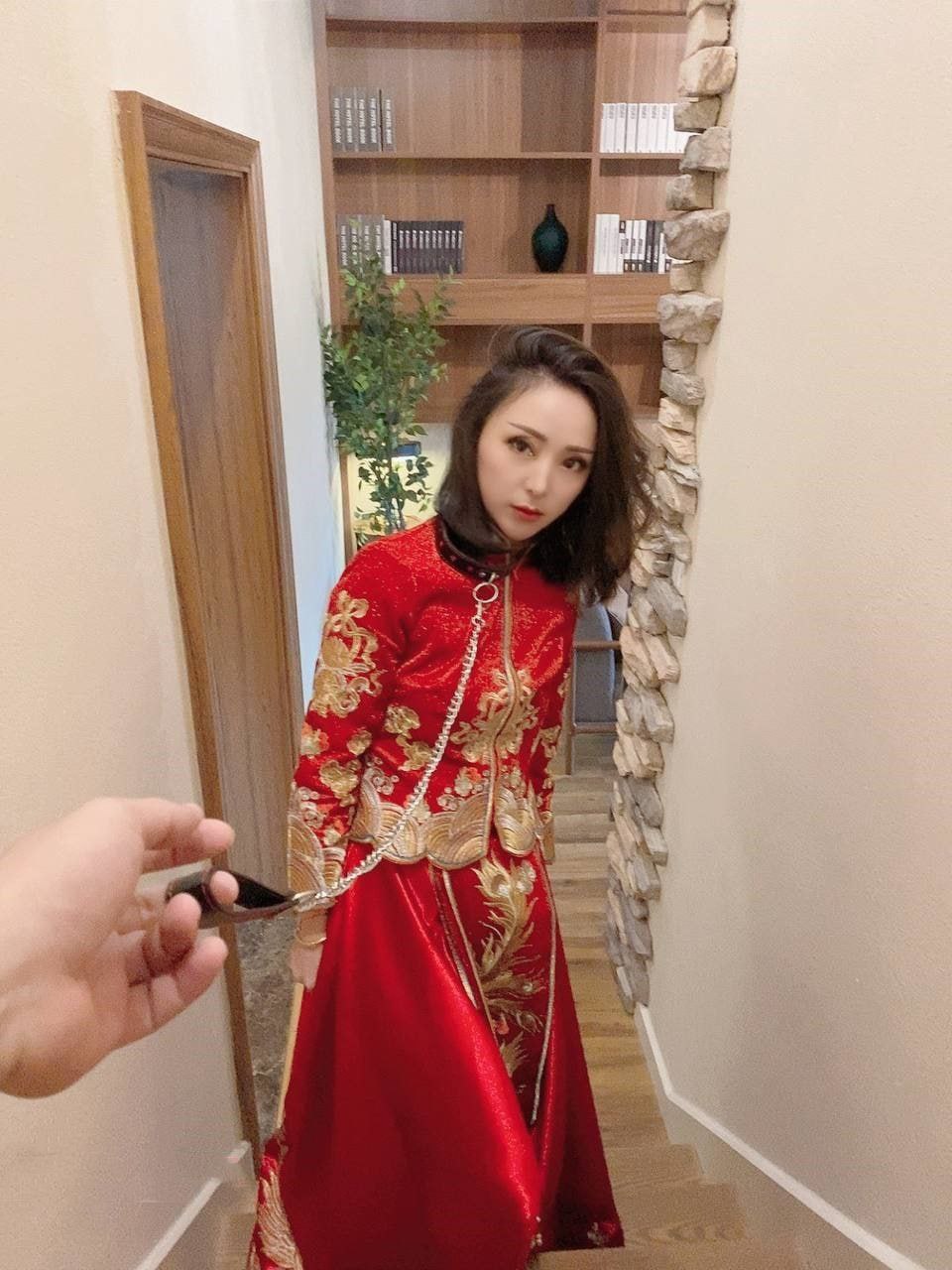 穿婚纱的小姐姐