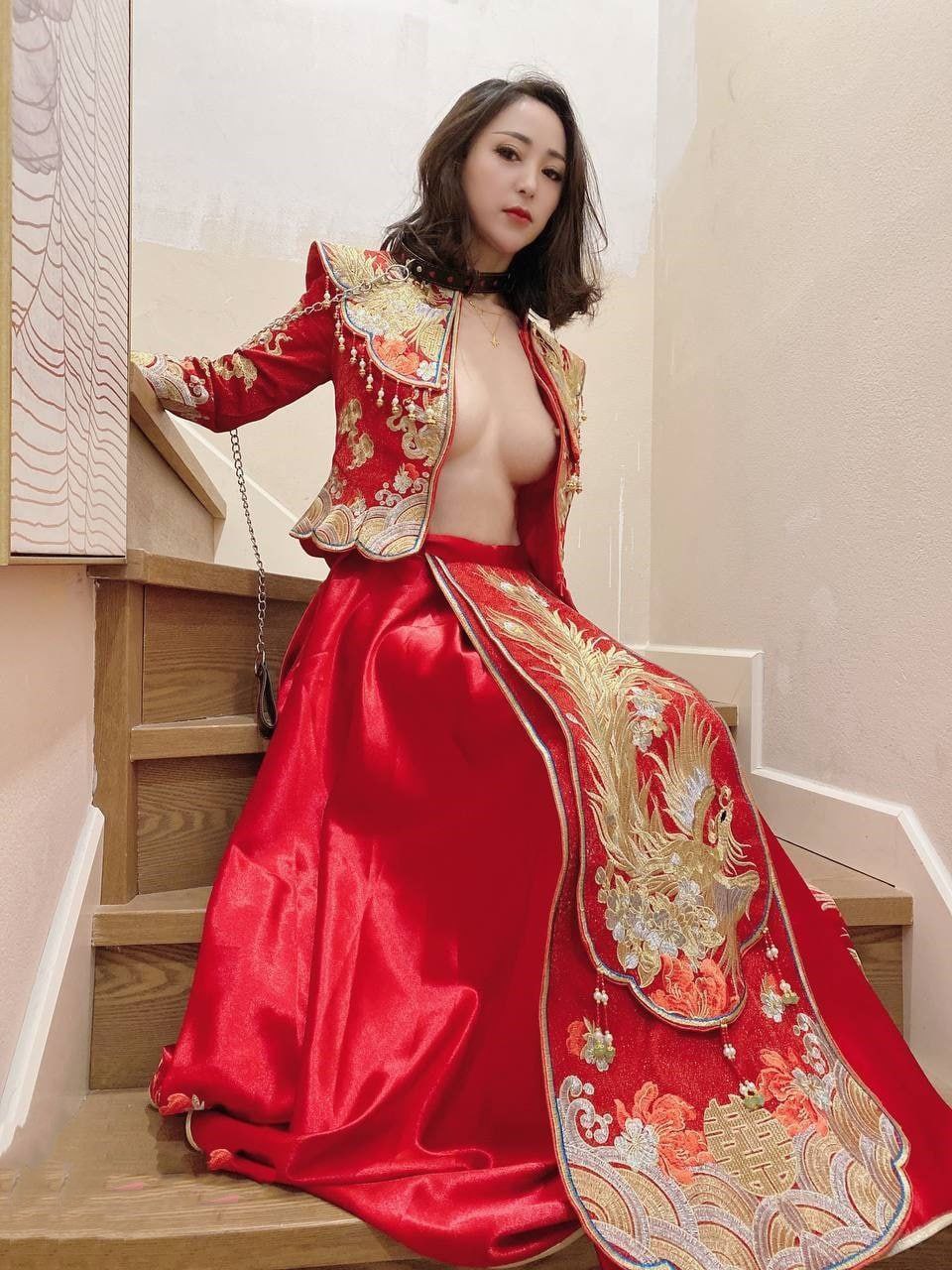 穿婚纱的小姐姐