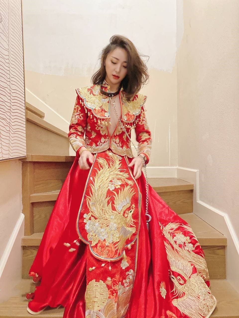 穿婚纱的小姐姐