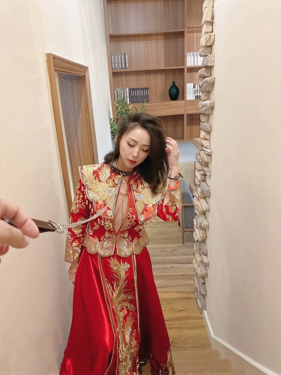 穿婚纱的小姐姐