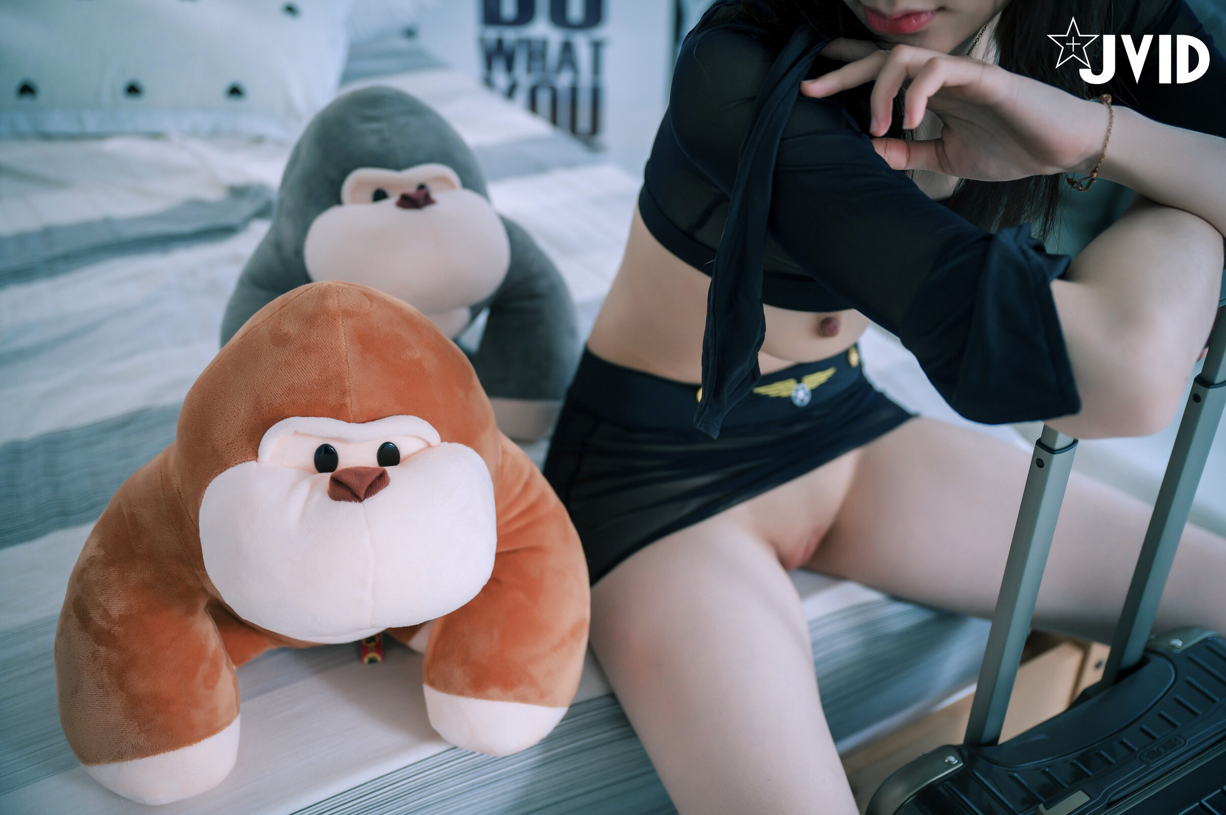 嫩妹子带上眼镜更是让人受不了