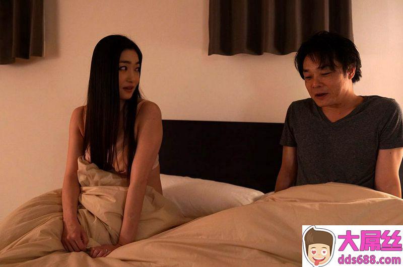 两大熟女北条麻妃和江波的激情演出