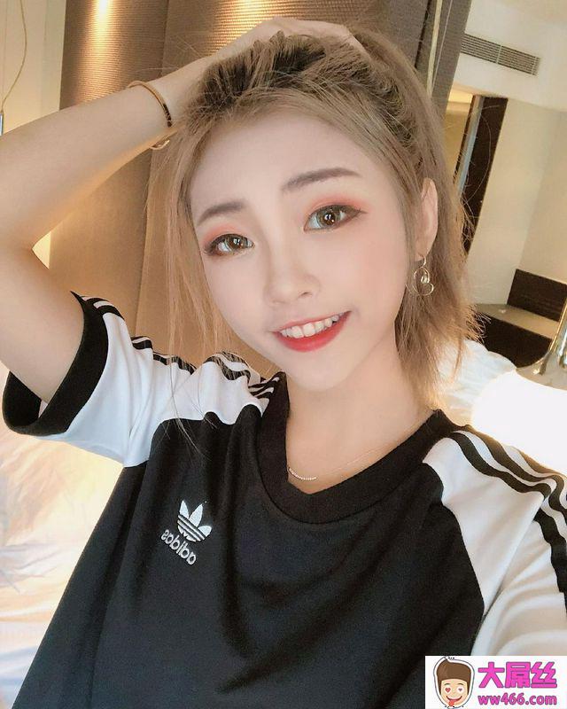 外表无敌高颜质美女李益其乳量超雄厚的爆奶爆衣神级脸蛋配上丰满视角让人疯狂