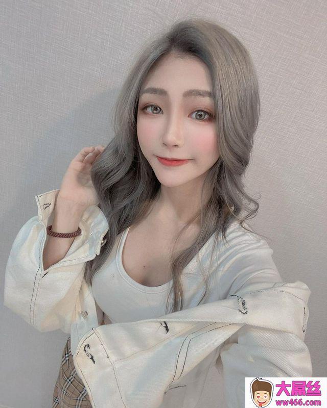 外表无敌高颜质美女李益其乳量超雄厚的爆奶爆衣神级脸蛋配上丰满视角让人疯狂