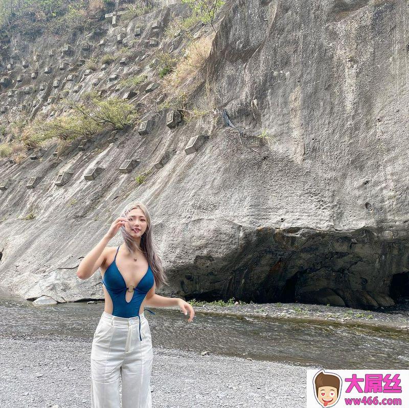 外表无敌高颜质美女李益其乳量超雄厚的爆奶爆衣神级脸蛋配上丰满视角让人疯狂