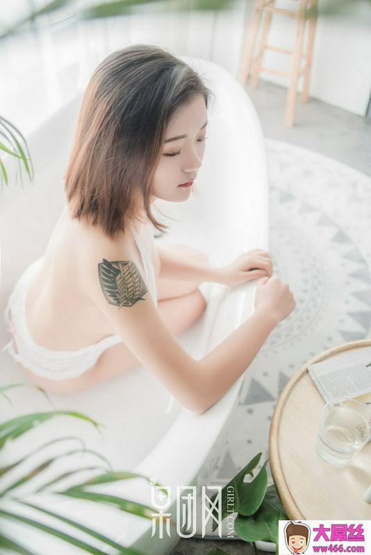 嫩模