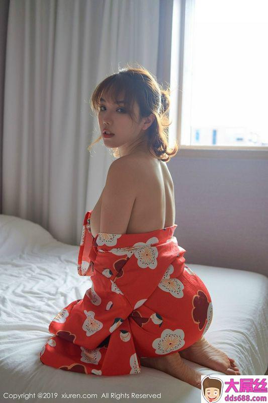 女神黄乐然韩国旅拍私房日式和服半露豪乳惹火诱惑写真